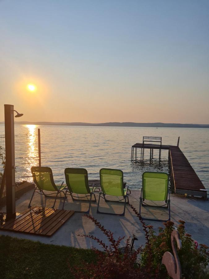 Flamingo Apartman Balatonszarszo Exteriör bild